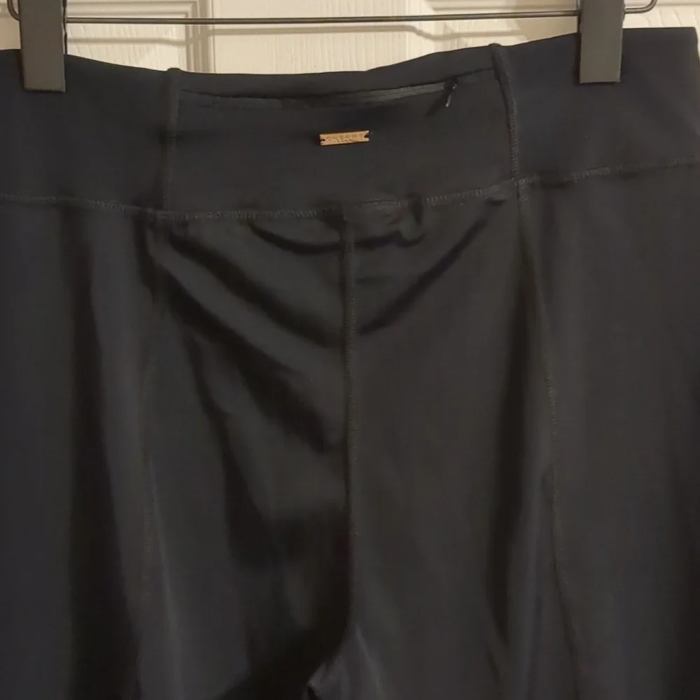 CABANA LIFE Black Wicking Performance Leggins NWT Size L   UPF 50+